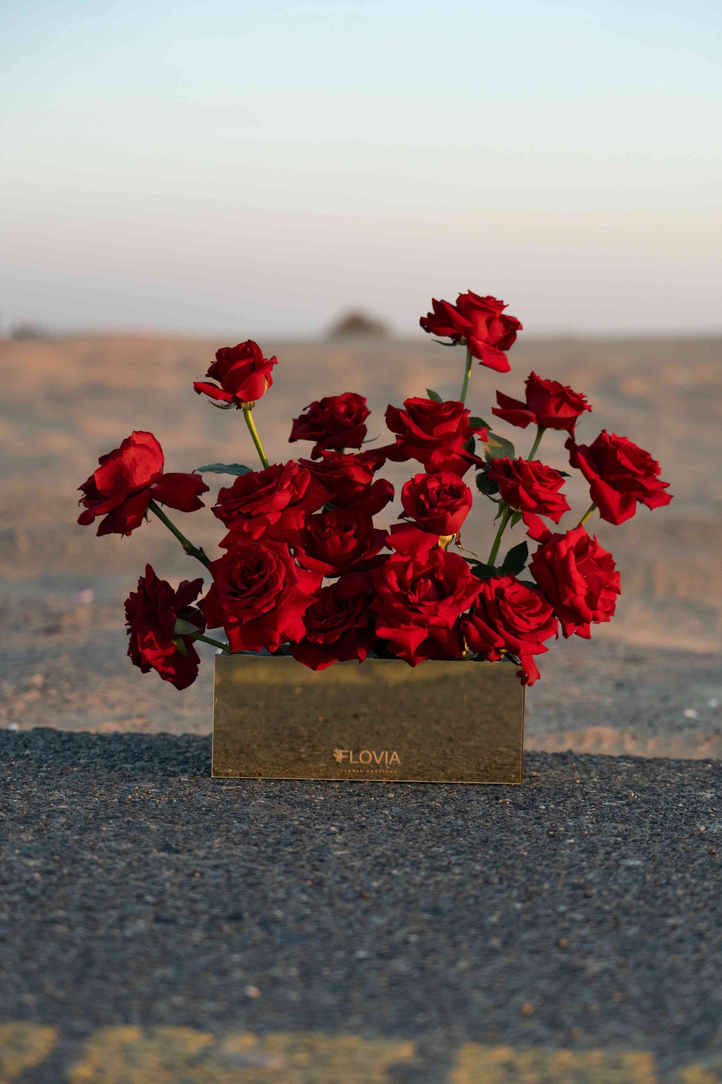 Gold tray flowers for the heart full of love - flower delivery in dubai