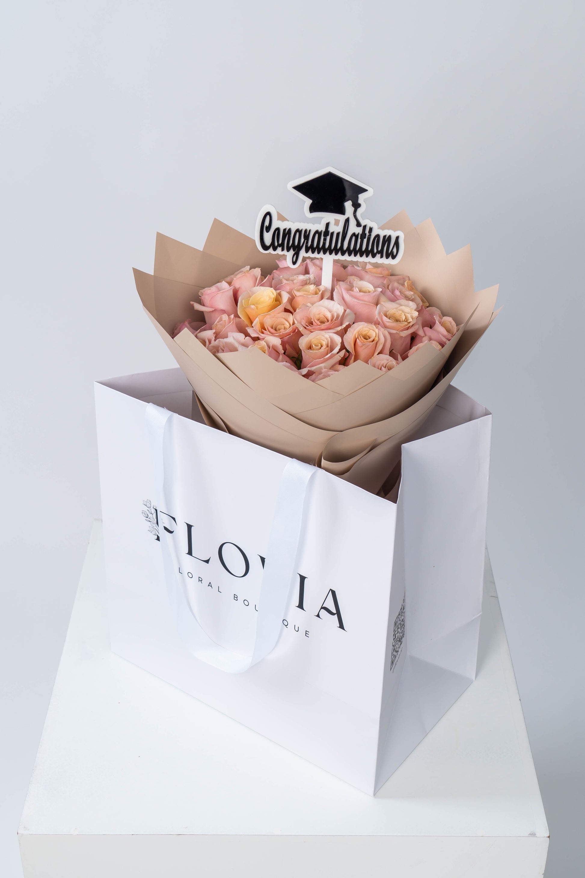 Grad-Peach Pinky Roses | Flower Shop Dubai.