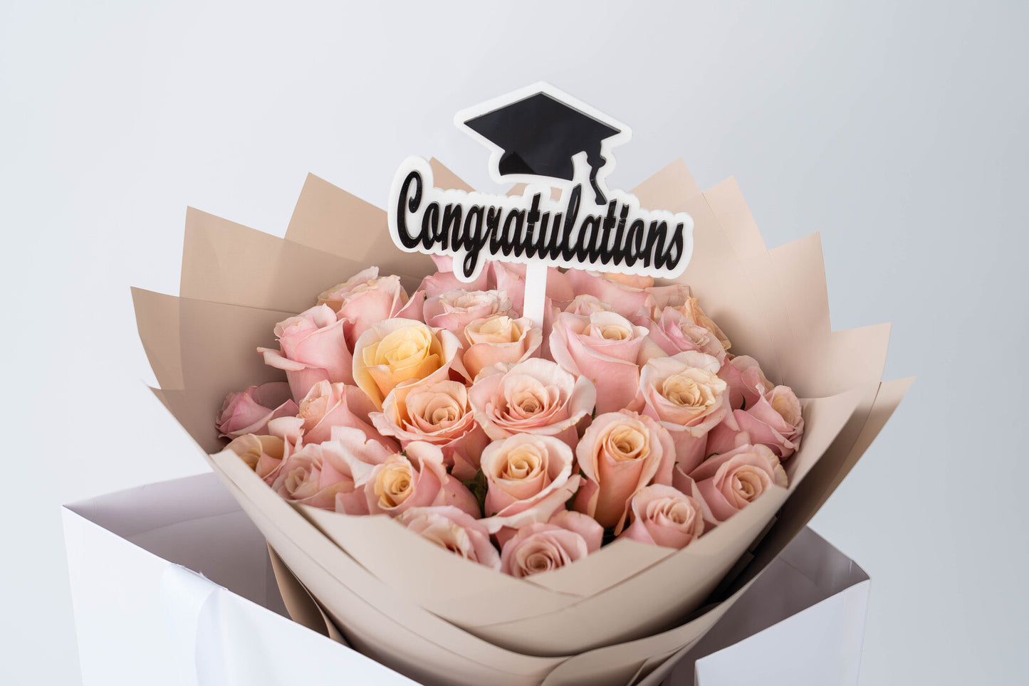Grad-Peach Pinky Roses | Flower Shop Dubai.
