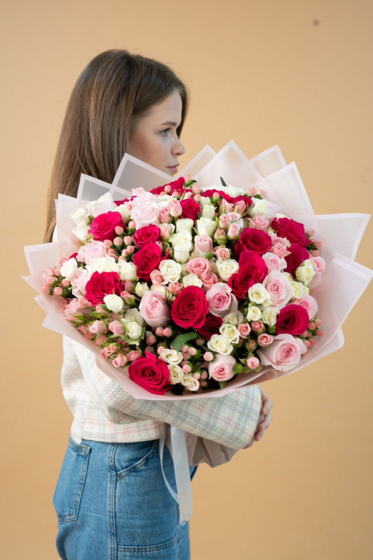 Pink beryy flower for the special person you adore.