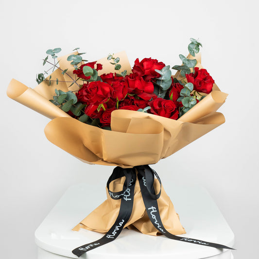 21 RED ROSES IN BROWN WRAP PREMIUM BOUQUET | Flower Shop Dubai.