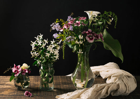 How to Pick the Perfect Vase: A Guide to Elevate Your Floral Arrangements