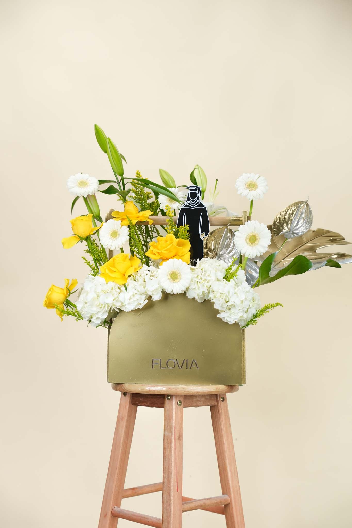 Golden Horizon Graduation Bloom Box