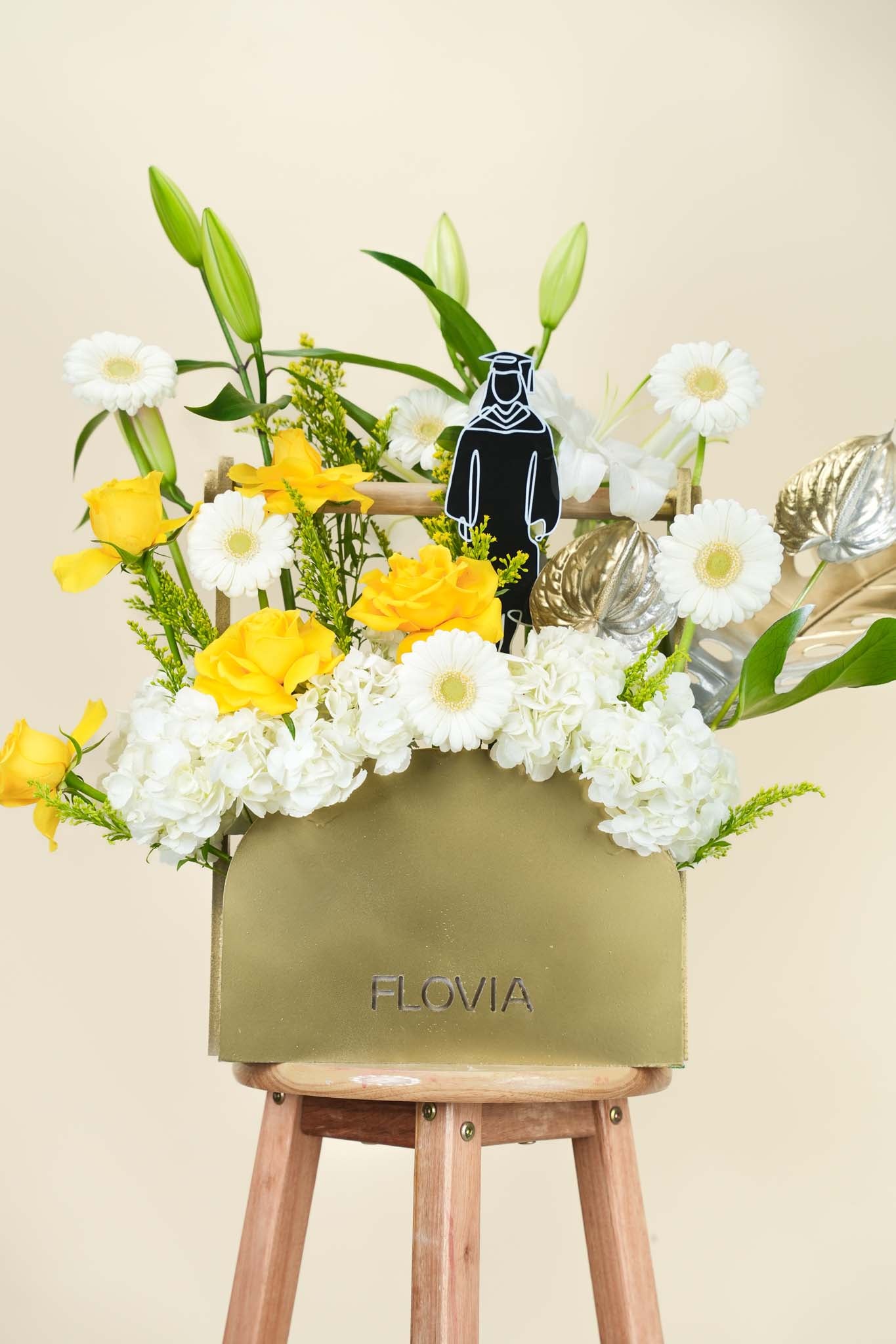 Golden Horizon Graduation Bloom Box