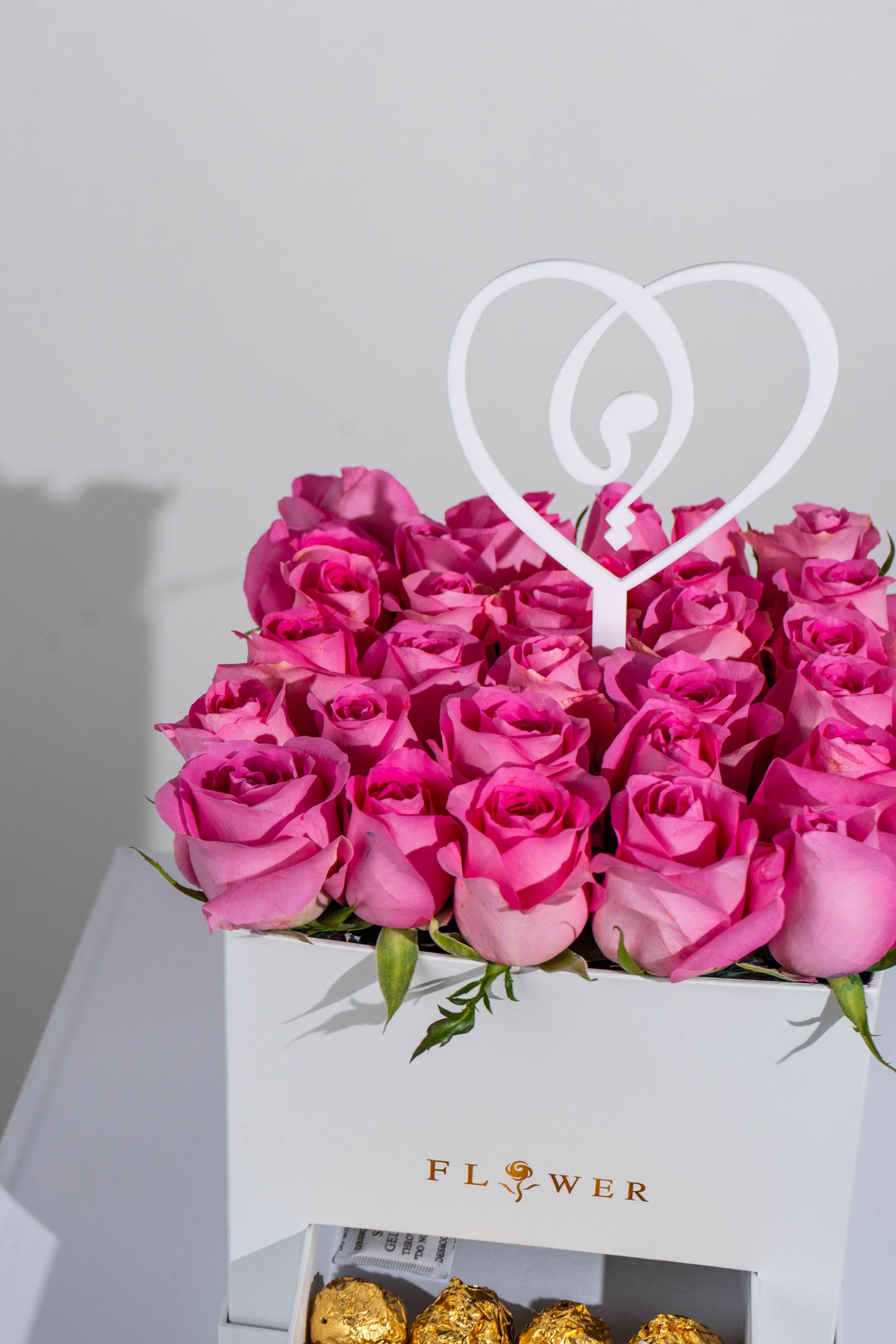 Pink Roses In Box | Flower Shop Dubai.