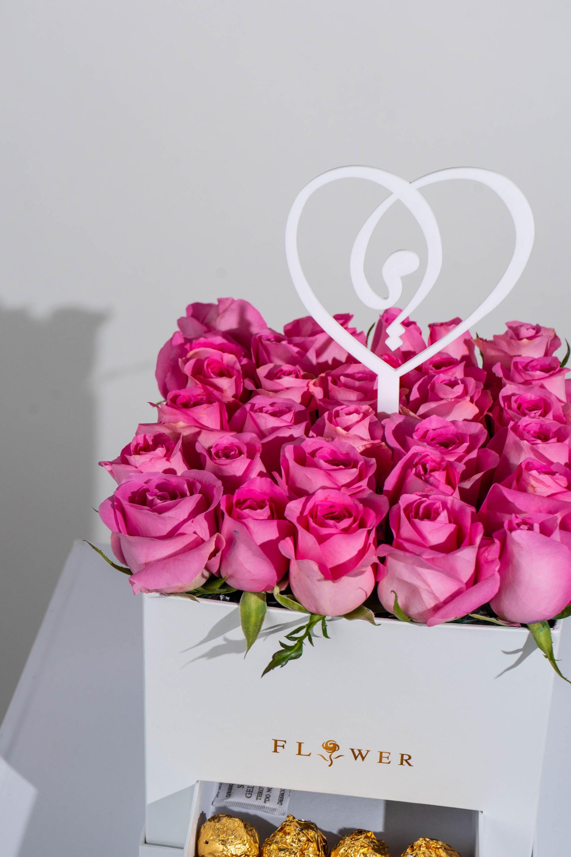 Pink Roses In Box | Flower Shop Dubai.