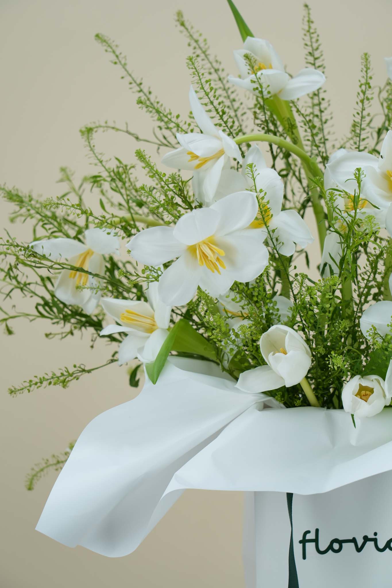 Elegant White Bloom Bag