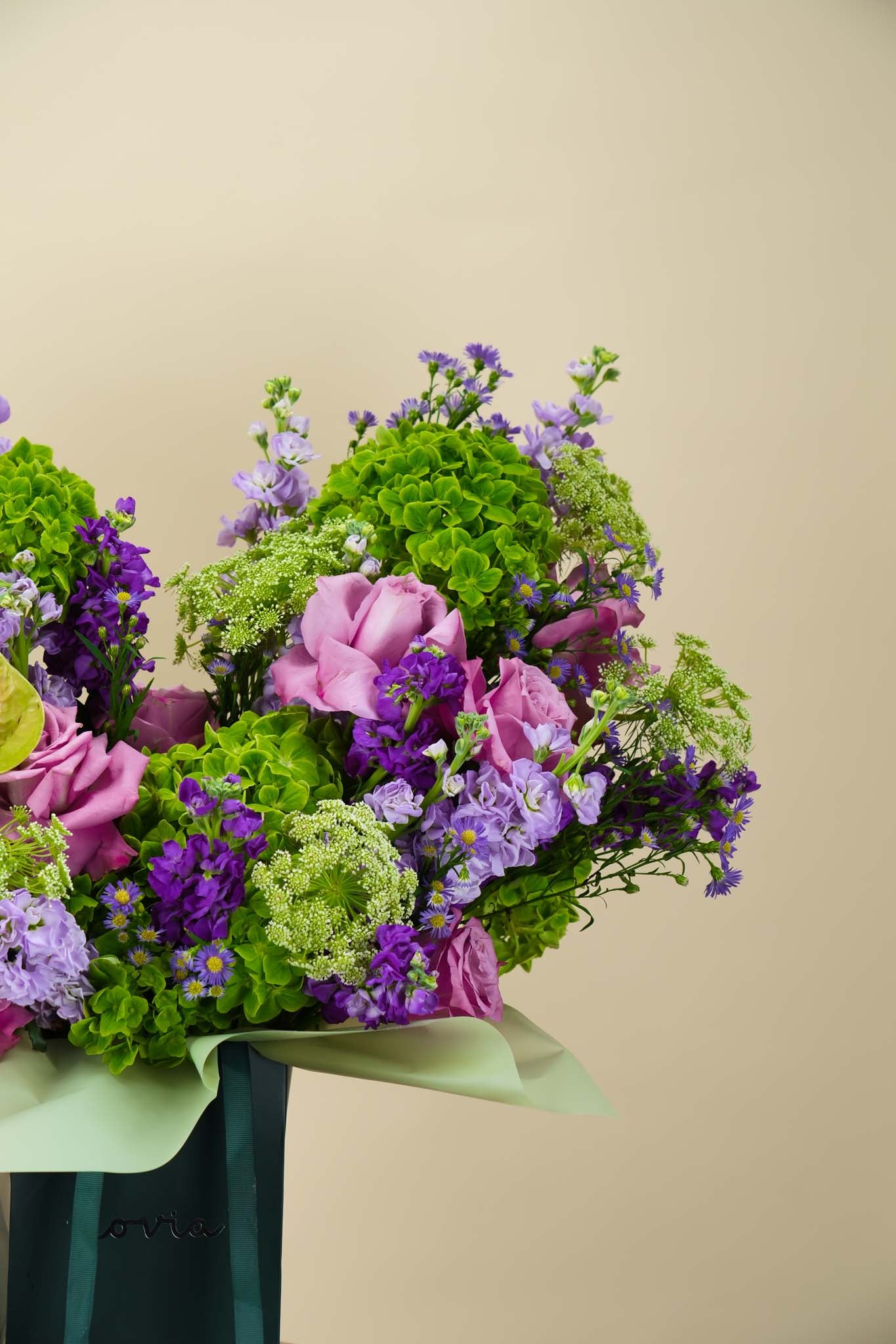 Elegant Garden Bloom Bag