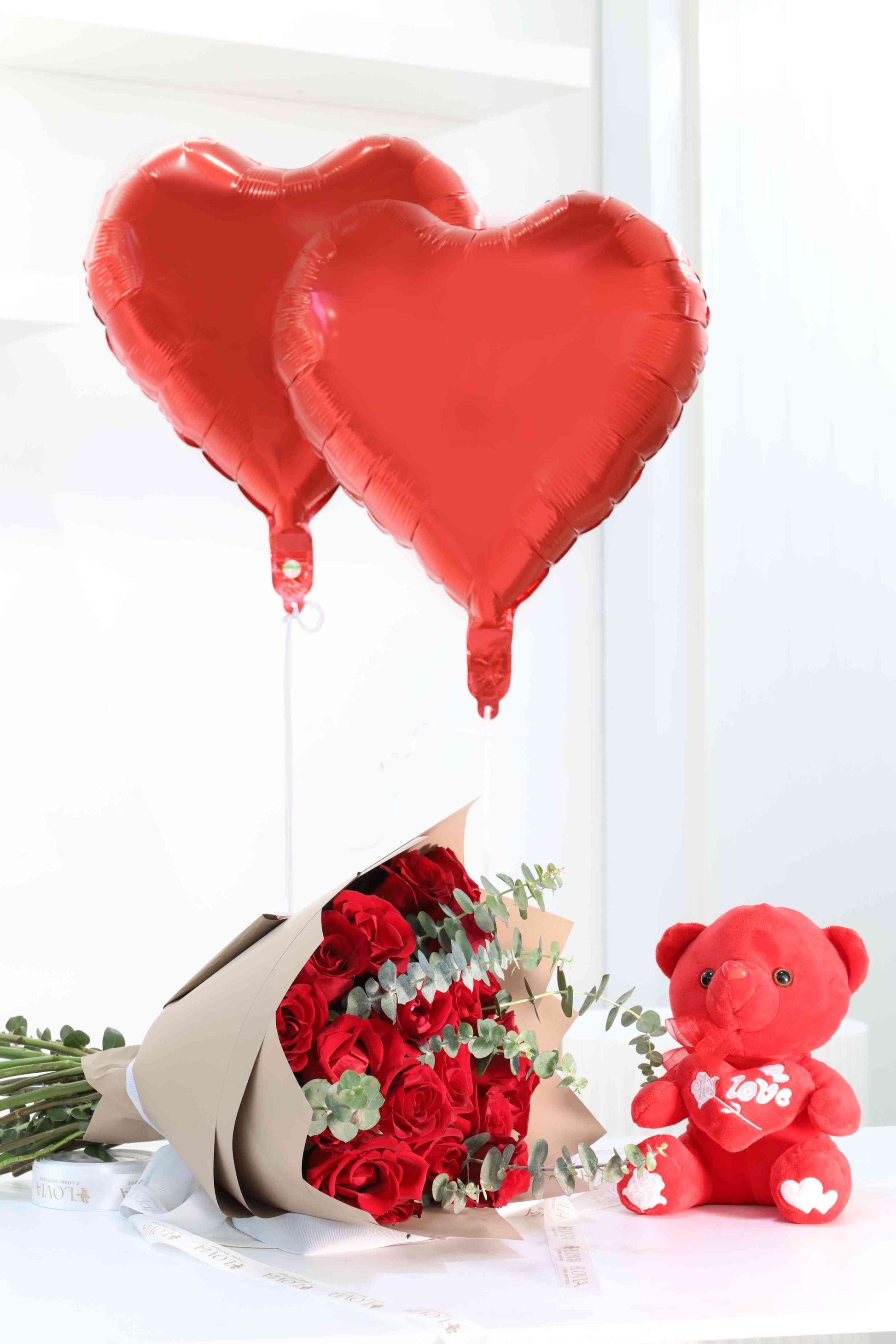 Lift up the mood with valentine flower package 