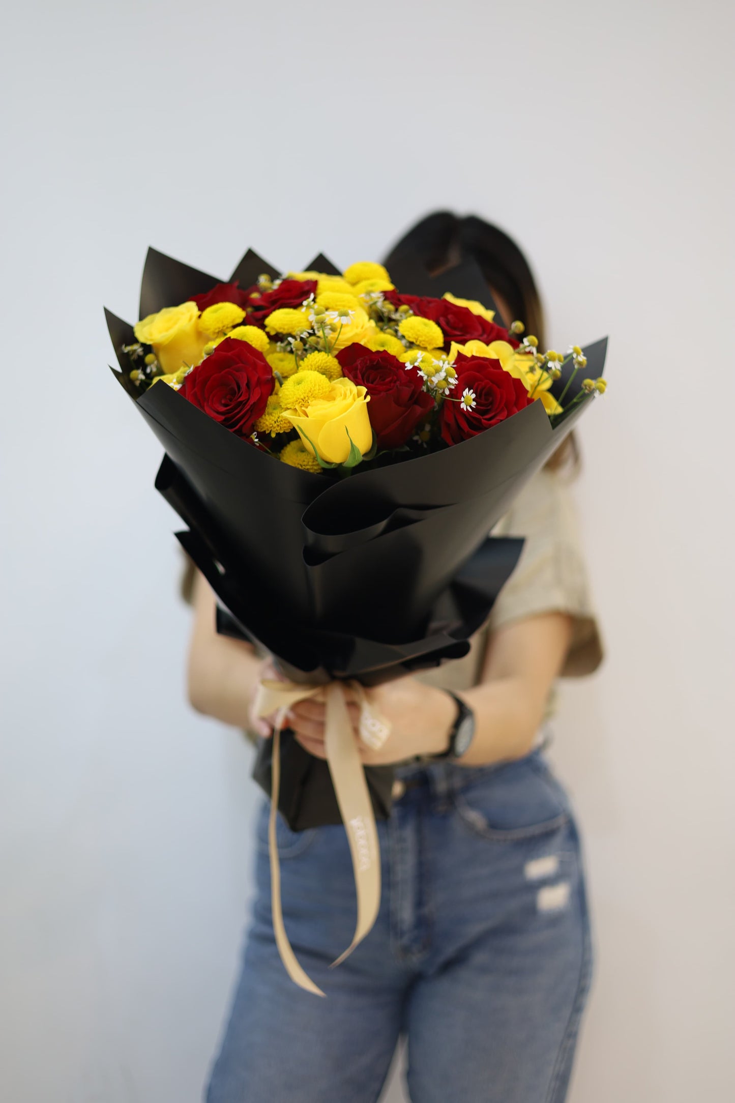 Buy red yellow rose bouquet for the person you love! 